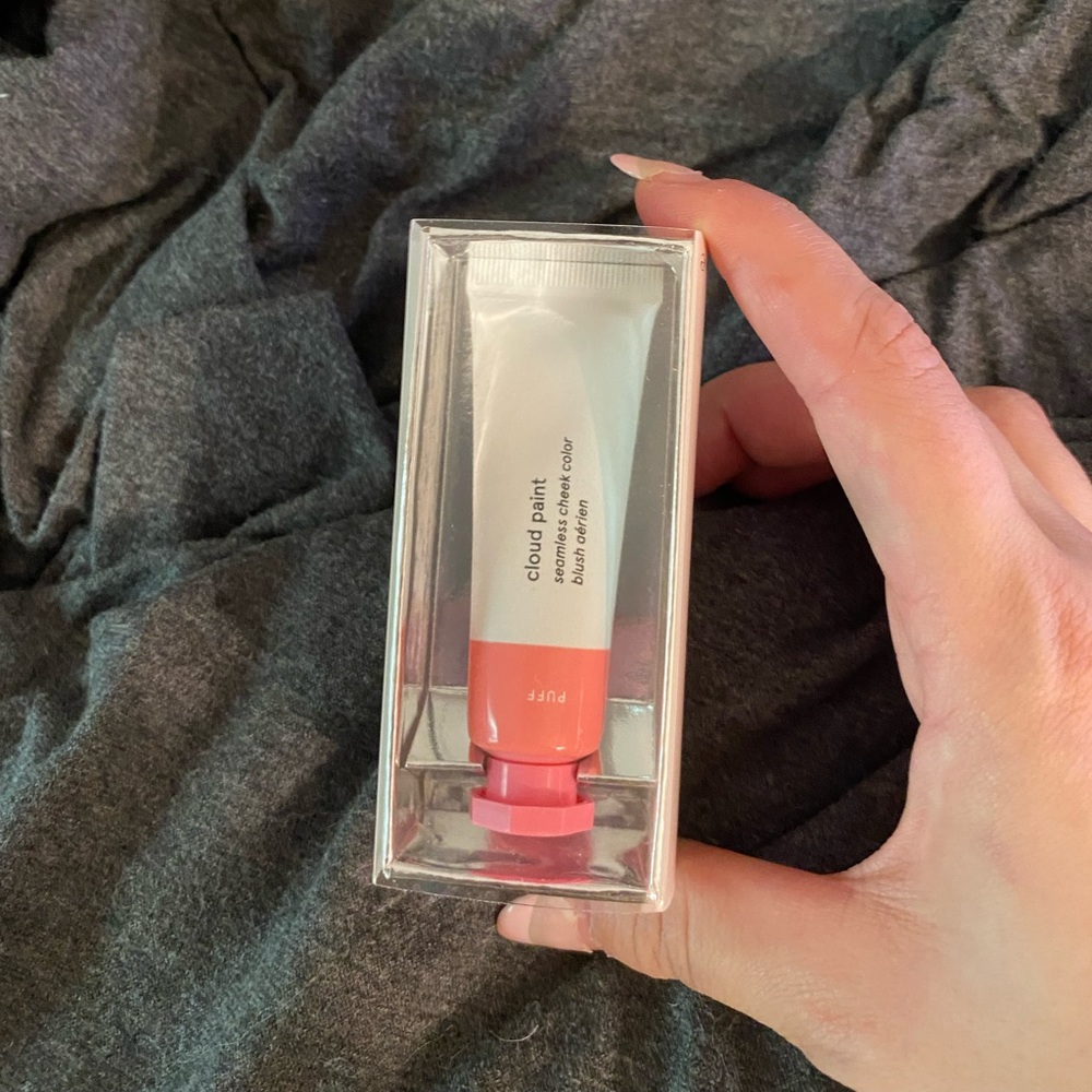 Cloud paint by glossier in puff